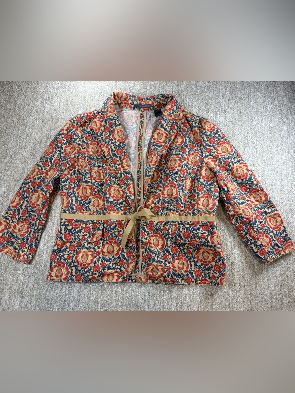 Liz Claiborne Navy and Red Floral Quilted Jacket with Tan Tie